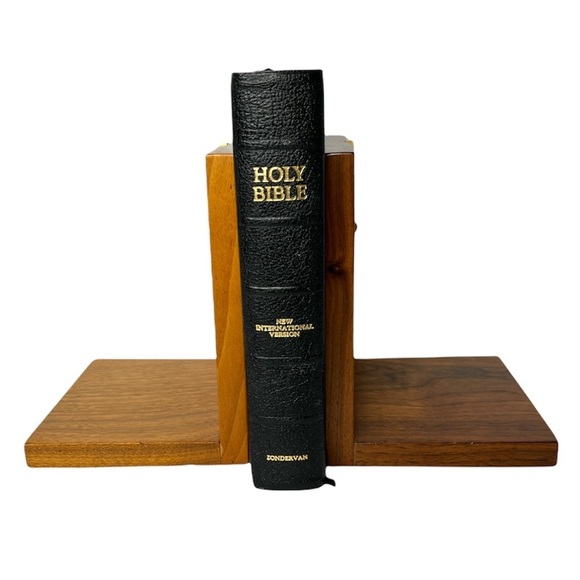 Mid-Century Modern Pair of Wooden Bookends with Gold Plated Religious Cross - Picture 3 of 13